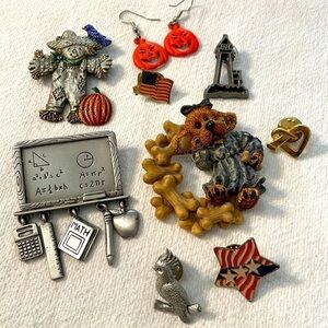 Halloween scarecrow pumpkin bird teacher blackboard 4th of July flags heart mail